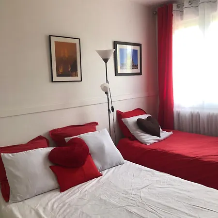 - Paris - Disneyland Marne La Vallee Chelles